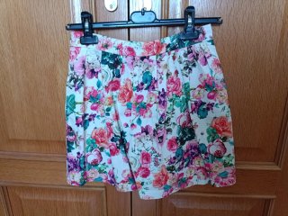Falda corta estampada floral