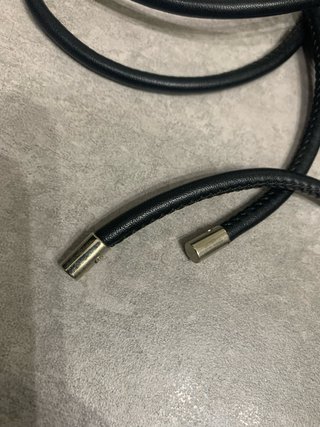 Sandalias tacón negras con cuerdas