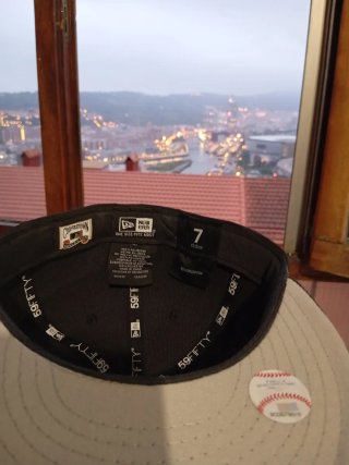 Gorra New Era 59FIFTY Negra y Amarilla