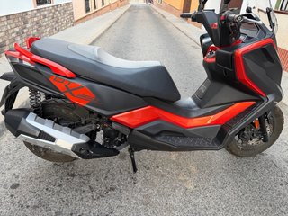 Kymco DTX 125 Maxi Scooter Naranja/Negro