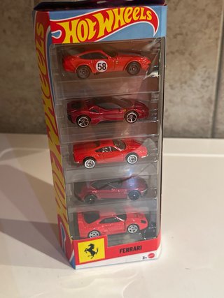Set 5 Hot Wheels Ferrari