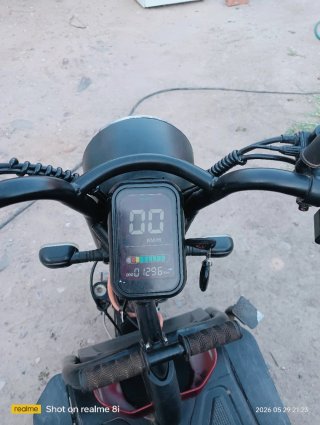 Triciclo eléctrico 68