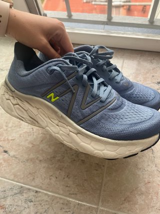Zapatillas New Balance Azules y Blancas