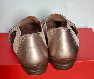 Zapatos 24 horas 38 Beige y Dorados