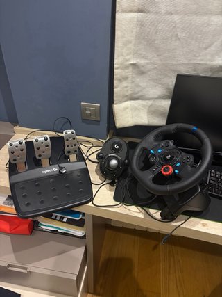 Kit Volante Logitech, Pedales y Palanca