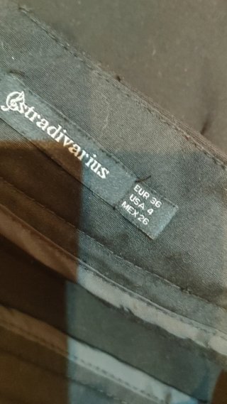 Falda pantalón negra con botones