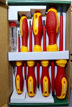 Tijeras WORKPRO +Destornilladores PARKSIDE 1.000v