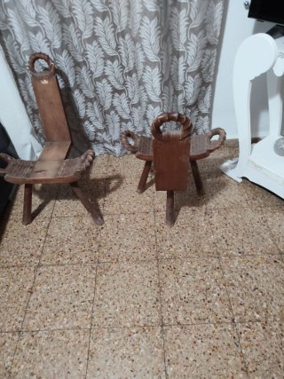 Sillas antiguas paritorias  de madera (2 unidades)