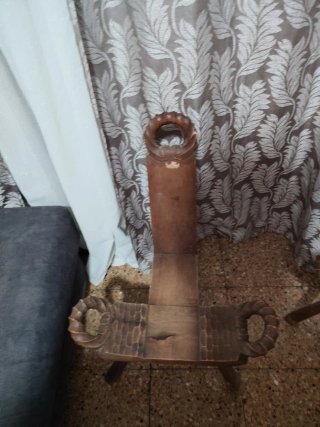 Sillas antiguas paritorias  de madera (2 unidades)