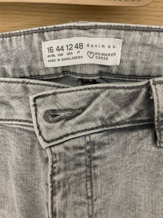 Pantalón largo gris