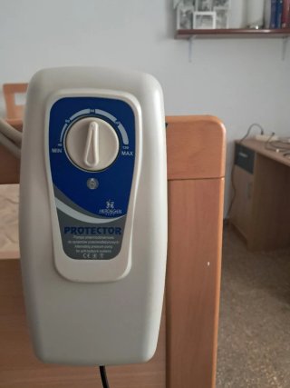 Cama hospitalaria articulada como nueva