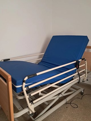 Cama hospitalaria articulada como nueva