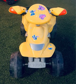 Quad a batería infantil amarillo