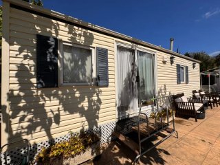 Se vende parcela camping con móvil home