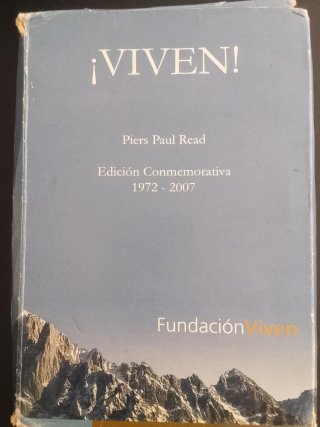 Libro Viven firmado de la Sociedad de la Nieve