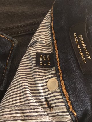 Dos pantalones vaqueros  de zara y massimo dutti