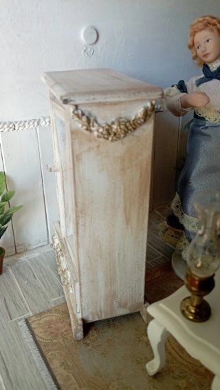 Vetrinetta Shabby chic casa bambole 1:12