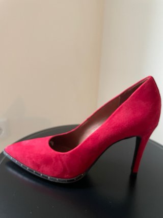 Nuevos.Zapatos de tacón Hispanitas rojos