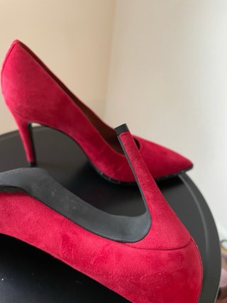 Nuevos.Zapatos de tacón Hispanitas rojos