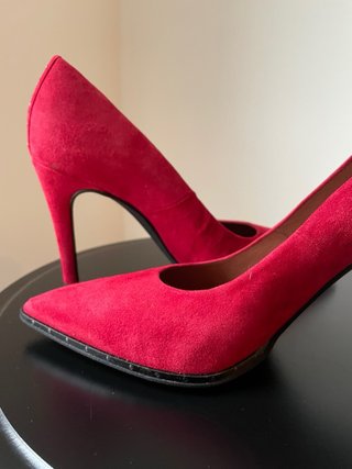 Nuevos.Zapatos de tacón Hispanitas rojos