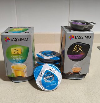 Cafeteras Tassimo + Portacápsulas + 20 Cápsulas