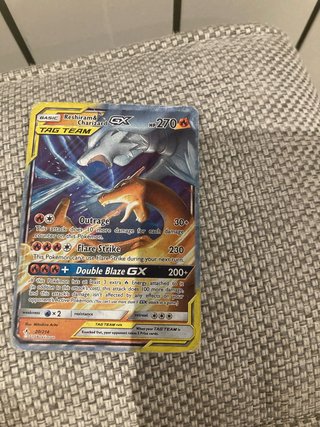 Charizard VMAX y Reshiram & Charizard GX