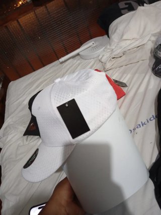 Gorra Ferrari Blanca y Negra