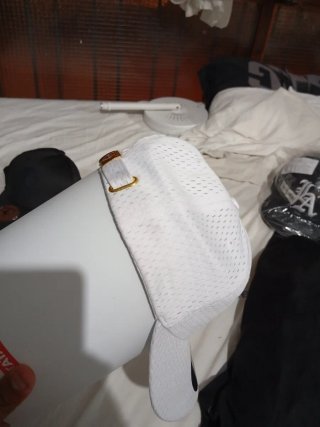 Gorra Ferrari Blanca y Negra
