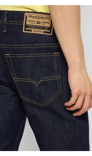Diesel Thommer. Pantalón vaquero slim. W32 L32