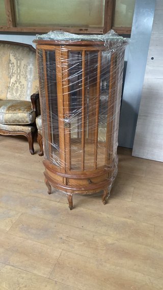 Vitrina vintage cristal madera estantes cajón