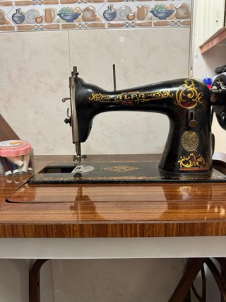 Máquina de coser Alpa - Buen estado