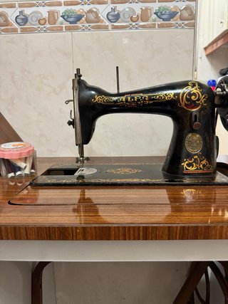 Máquina de coser Alpa - Buen estado