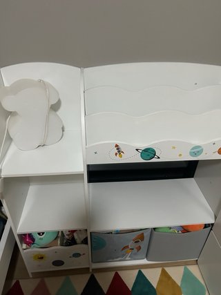 Estantería infantil con diseño espacial RECOGIDA