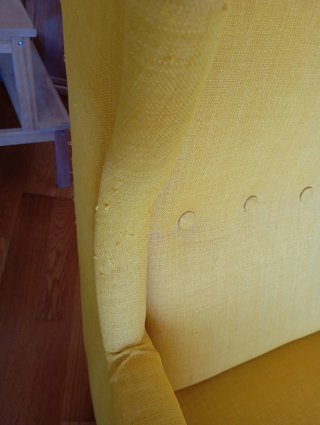 Sillón amarillo IKEA de tela Strandmon