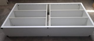 Estantería blanca de madera