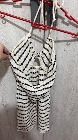 Vestido de punto blanco y negro
