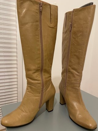 Botas altas de piel color beige/marrón