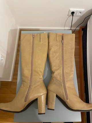 Botas altas de piel color beige/marrón