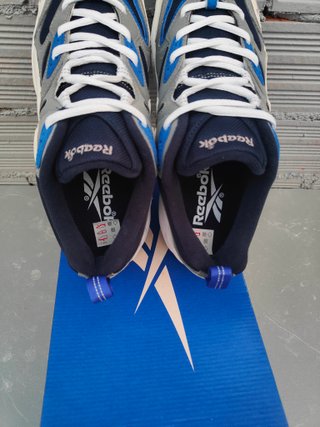 Vintage 00's Reebok Nexus 43