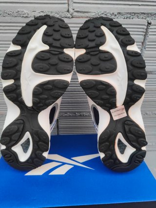 Vintage 00's Reebok Nexus 43