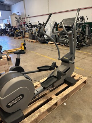 Eliptica Technogym Synchro LED