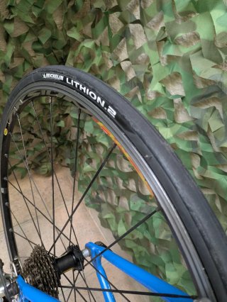 Bicicleta de carretera KUIPS SUPERNOVA
