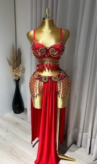 Vestido de baile negro y dorado