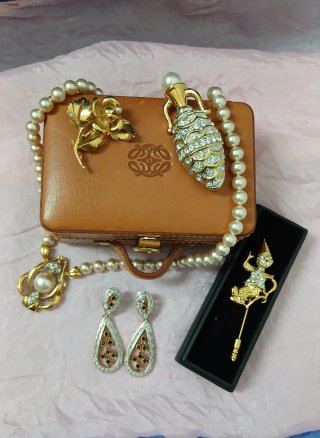 Lote Joyería Vintage y Joyero