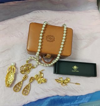 Lote Joyería Vintage y Joyero