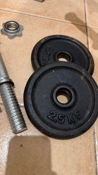 Discos de pesa 2.5kg y 2kg + barra