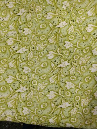 Tela verde con estampado floral y dorado,2.10x1.09