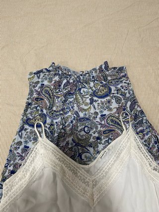 Dos Blusa Blanca y otra Estampada