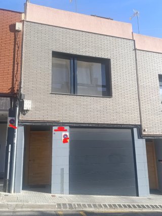 CASA ADOSADA EN VENTA EN TORRESSANA (TERRASSA)