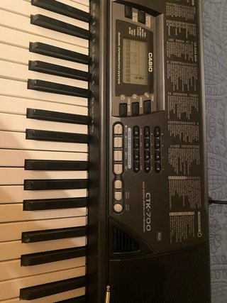 Teclado Casio CTK-700 + Micrófono
